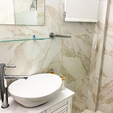 Luxury Retreat- 2-bedroom, 2-bath Apartment