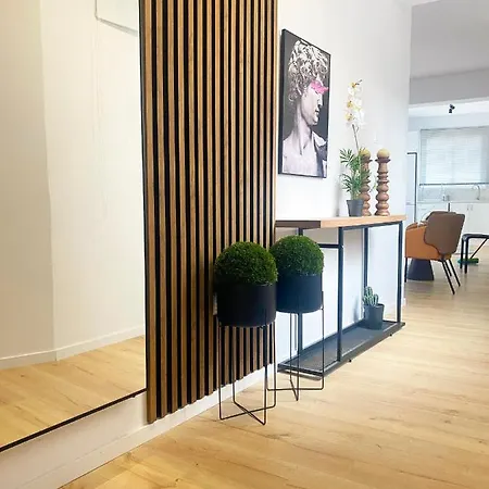 Apartment Luxury Retreat- 2-bedroom, 2-bath