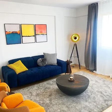 Luxury Retreat- 2-bedroom, 2-bath * نيقوسيا