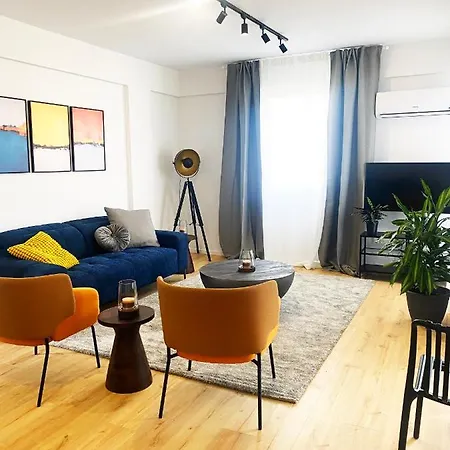 Luxury Retreat- 2-bedroom, 2-bath شقة نيقوسيا