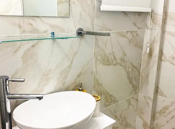 Luxury Retreat- 2-bedroom, 2-bath Apartmán