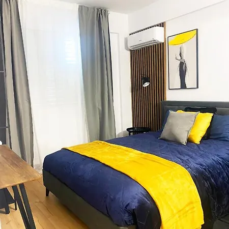 Lägenhet Luxury Retreat- 2-bedroom, 2-bath Nicosia