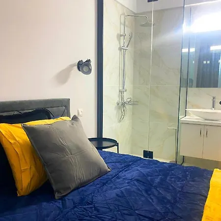 Luxury Retreat- 2-bedroom, 2-bath Lägenhet Nicosia